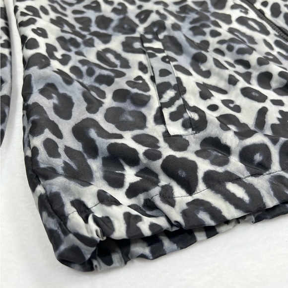 PINK‎ Victoria’s Secret Snow Leopard Print Windbreaker Gorpcore Trendy Size XS - Picture 5 of 15